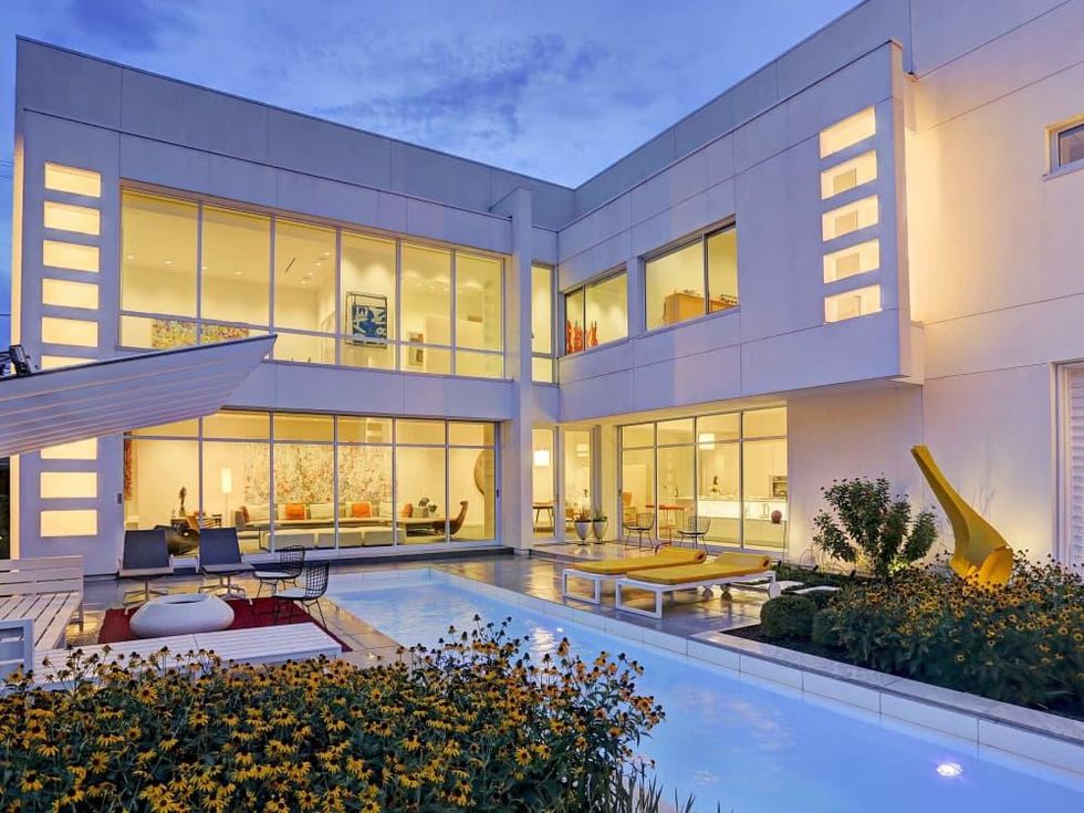 On the Market, 1509 Banks, July 2016