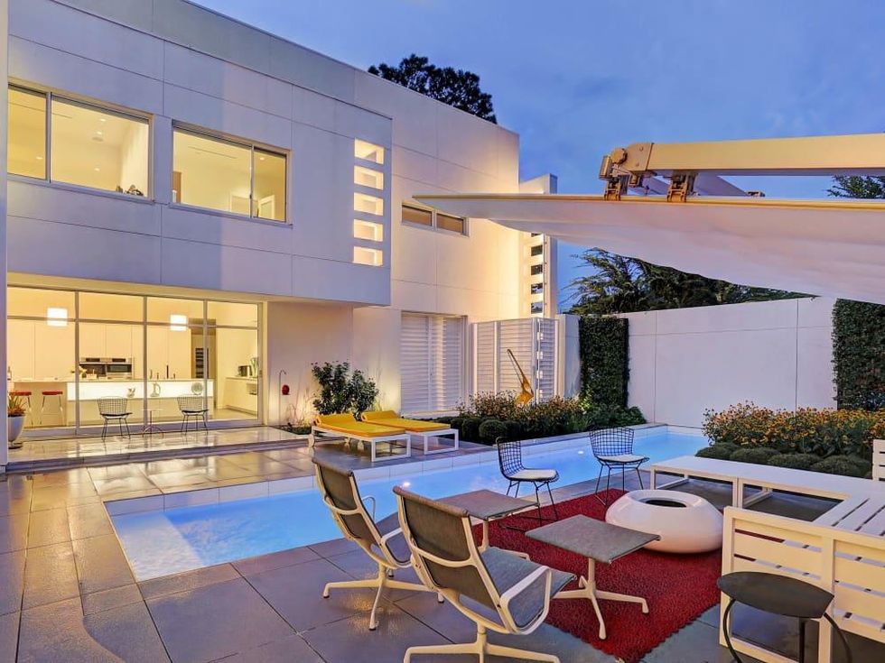 On the Market, 1509 Banks, July 2016