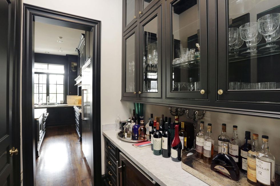 On the Market 1729 Sunset Blvd. October 2014 bar