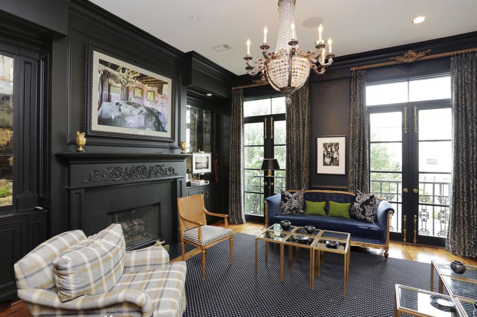 On the Market 1729 Sunset Blvd. October 2014 living room