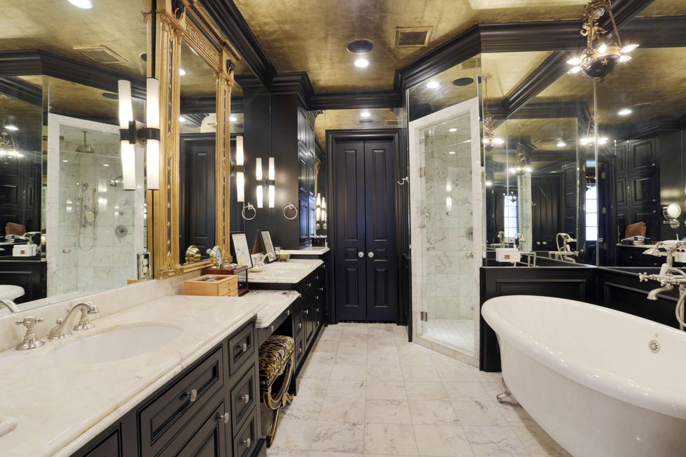 On the Market 1729 Sunset Blvd. October 2014 master bath