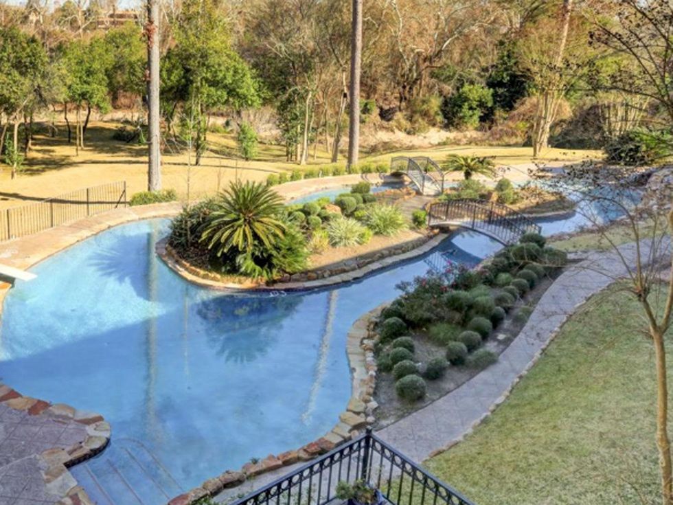 On the Market 20 Farnham Park Dr. February 2015