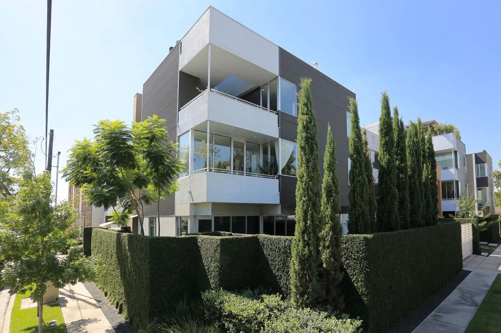 On the Market 2106 Crocker Fulton Davenport house August 2014 exterior day 1