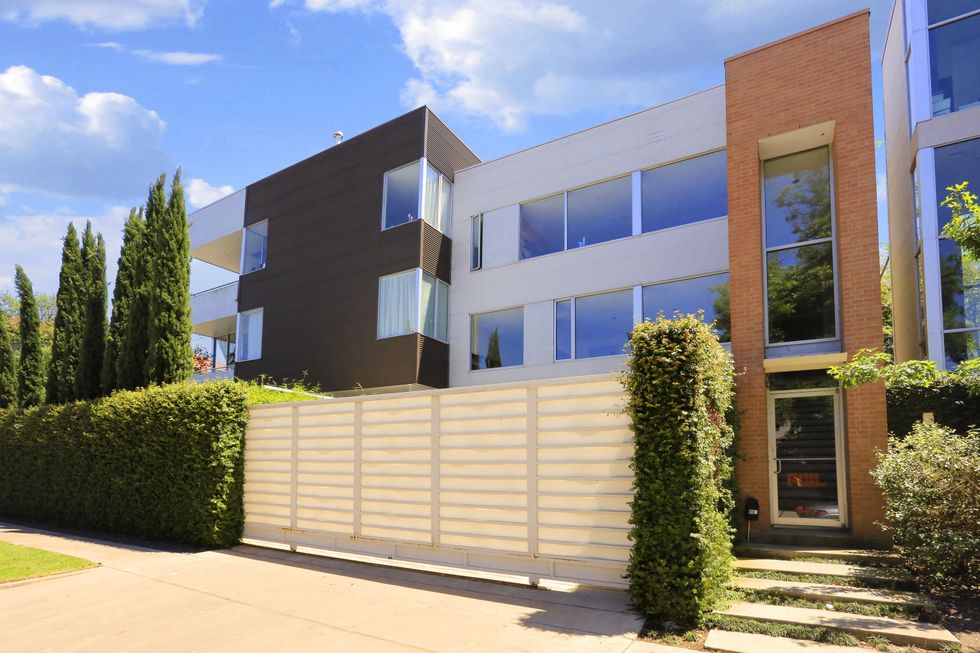 On the Market 2106 Crocker Fulton Davenport house August 2014 front 2