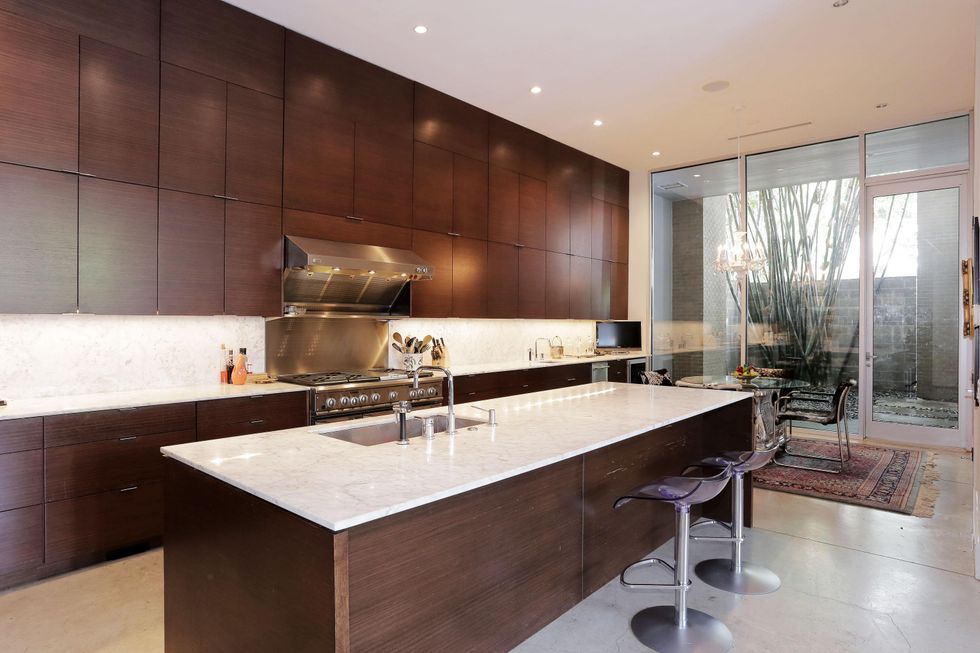 On the Market 2106 Crocker Fulton Davenport house August 2014 kitchen