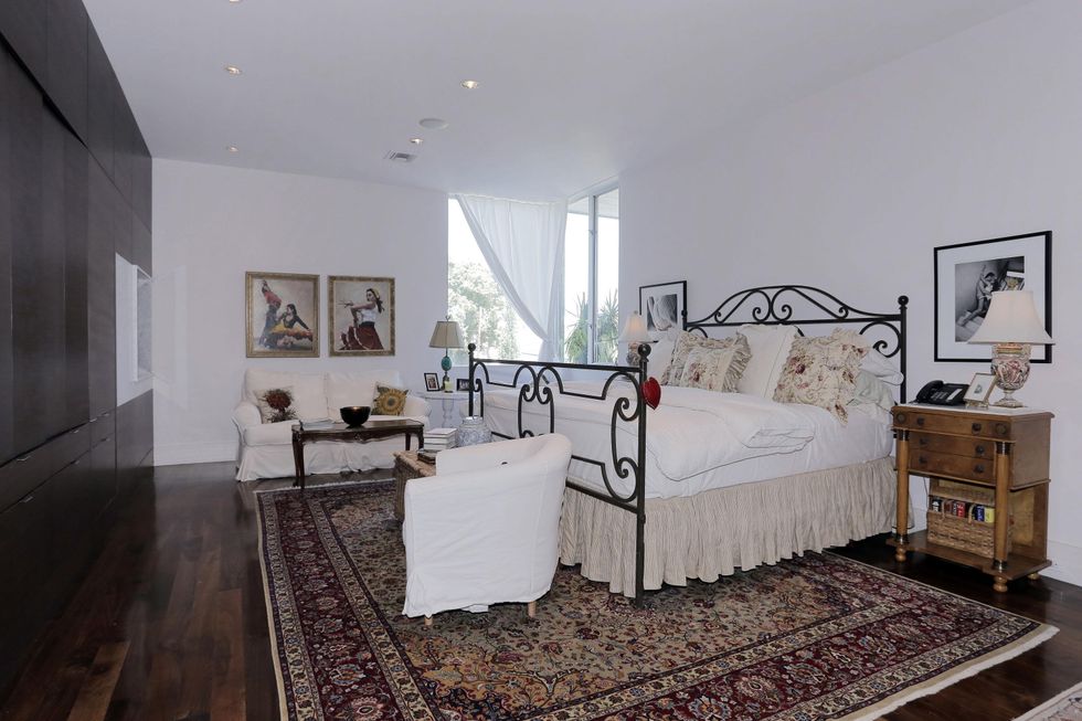 On the Market 2106 Crocker Fulton Davenport house August 2014 master bedroom