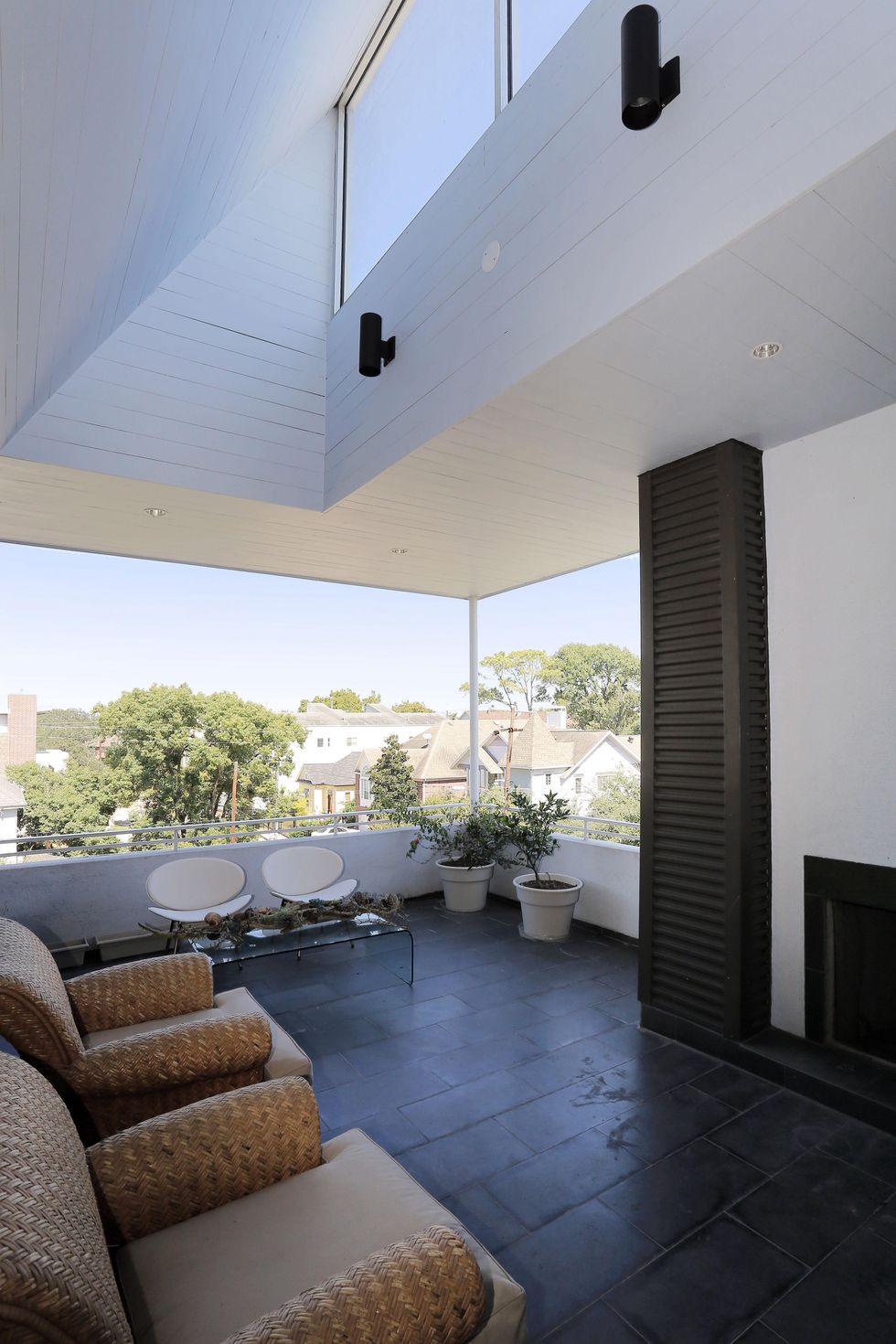 On the Market 2106 Crocker Fulton Davenport house August 2014 patio