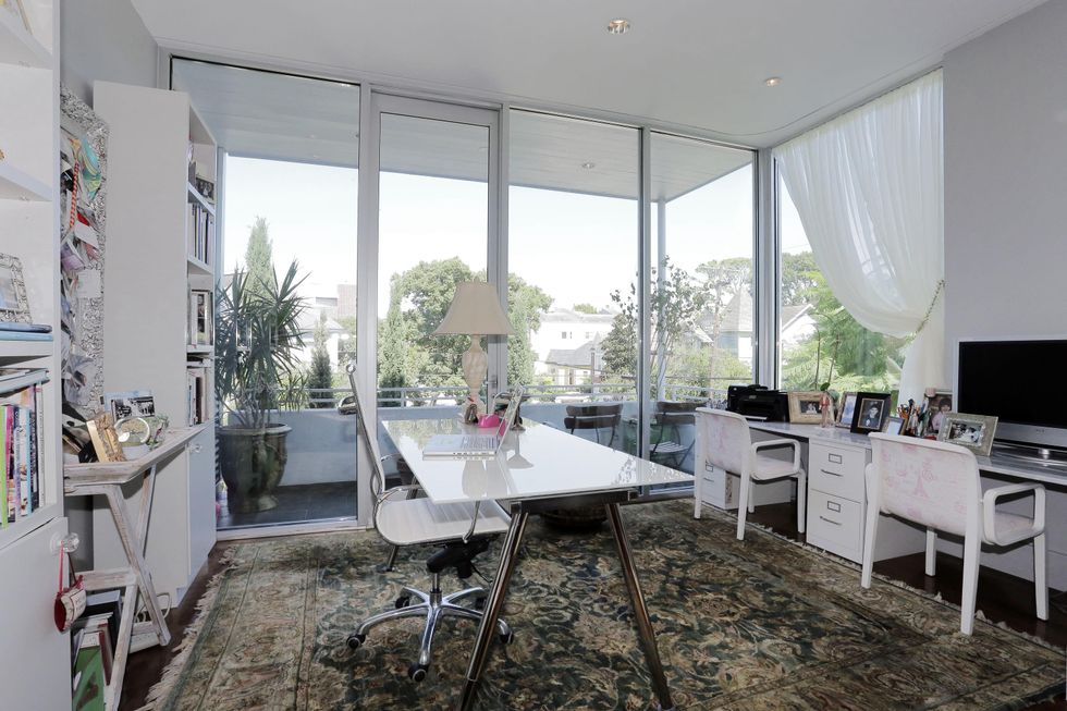 On the Market 2106 Crocker Fulton Davenport house August 2014 study 2