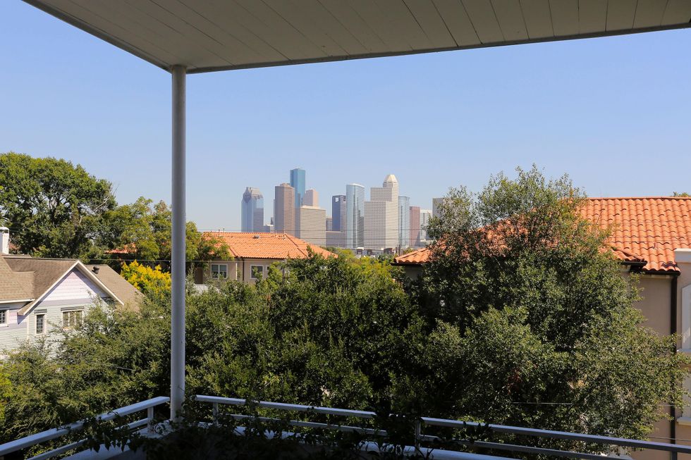 On the Market 2106 Crocker Fulton Davenport house August 2014 view