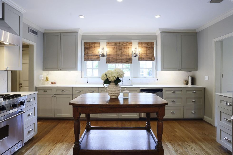 On the Market 2107 Looscan September 2014 kitchen 2