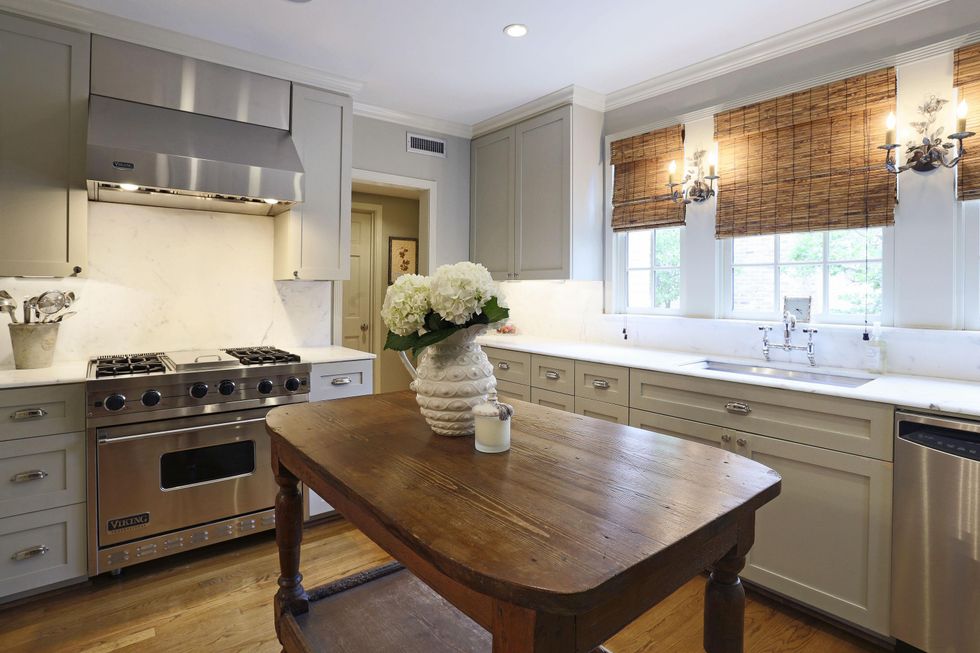 On the Market 2107 Looscan September 2014 kitchen