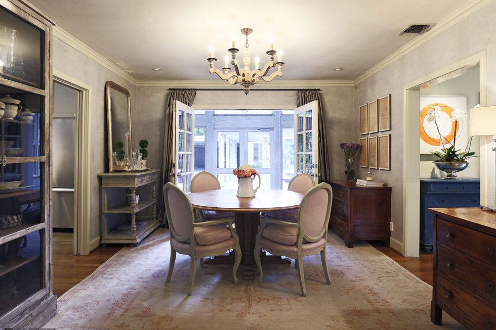 On the Market 2107 Looscan September 2014 THIS dining room