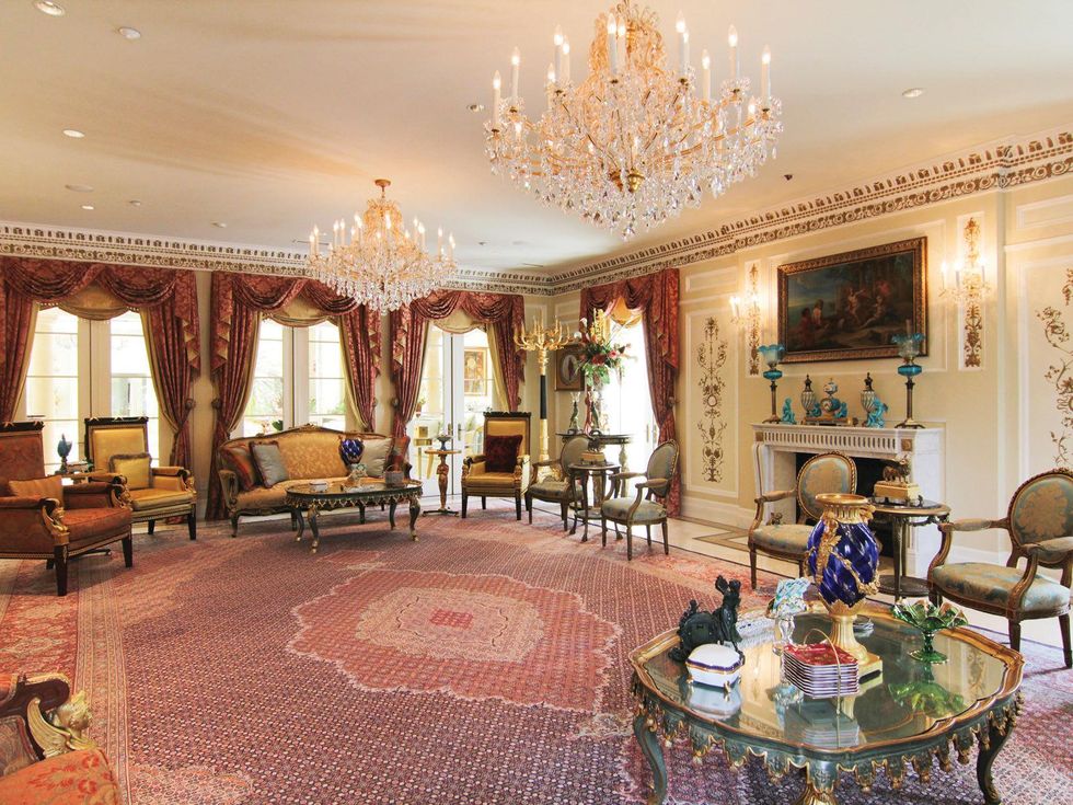 On the Market 2115 River Oaks Blvd. August 2014