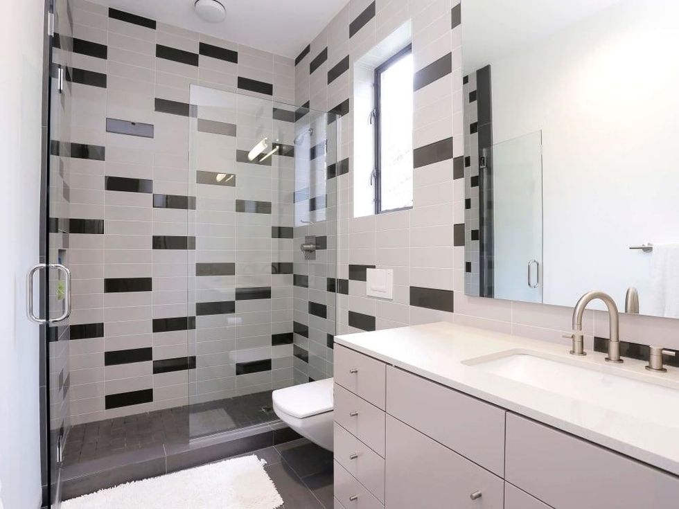 On the Market, 2115 Wroxton, bath