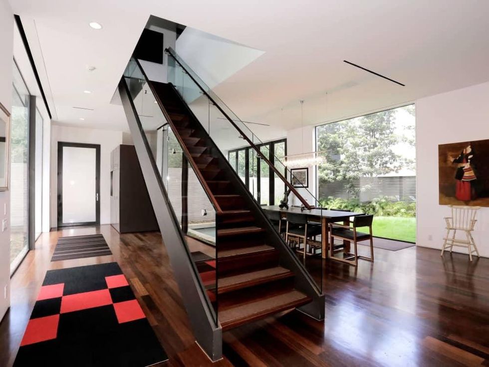 On the Market, 2115 Wroxton, entry