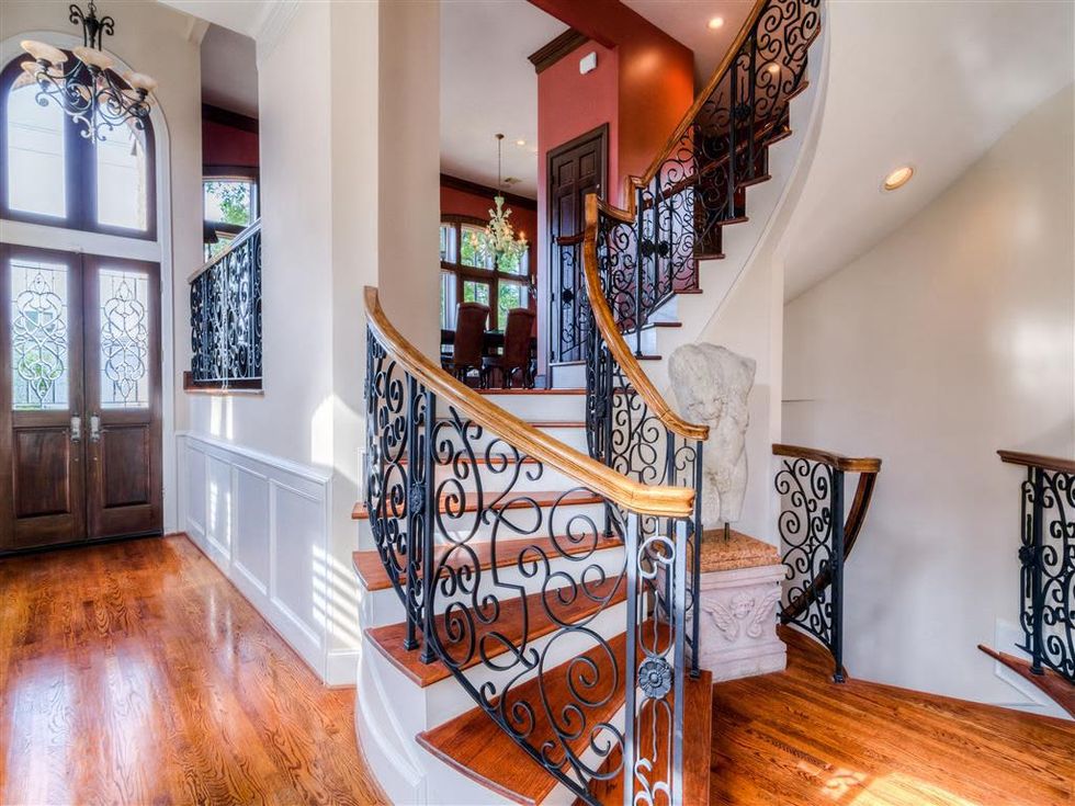 On the Market 215 E. 4th St. May 2014