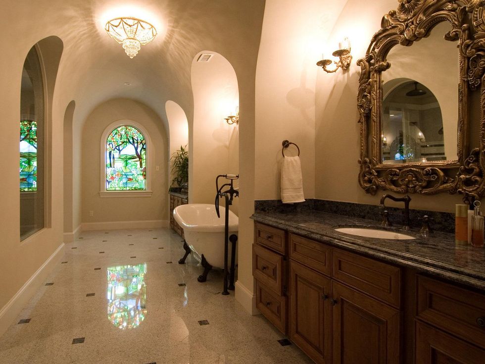 On the Market 2216 Chilton Road January 2015 master bath BEFORE