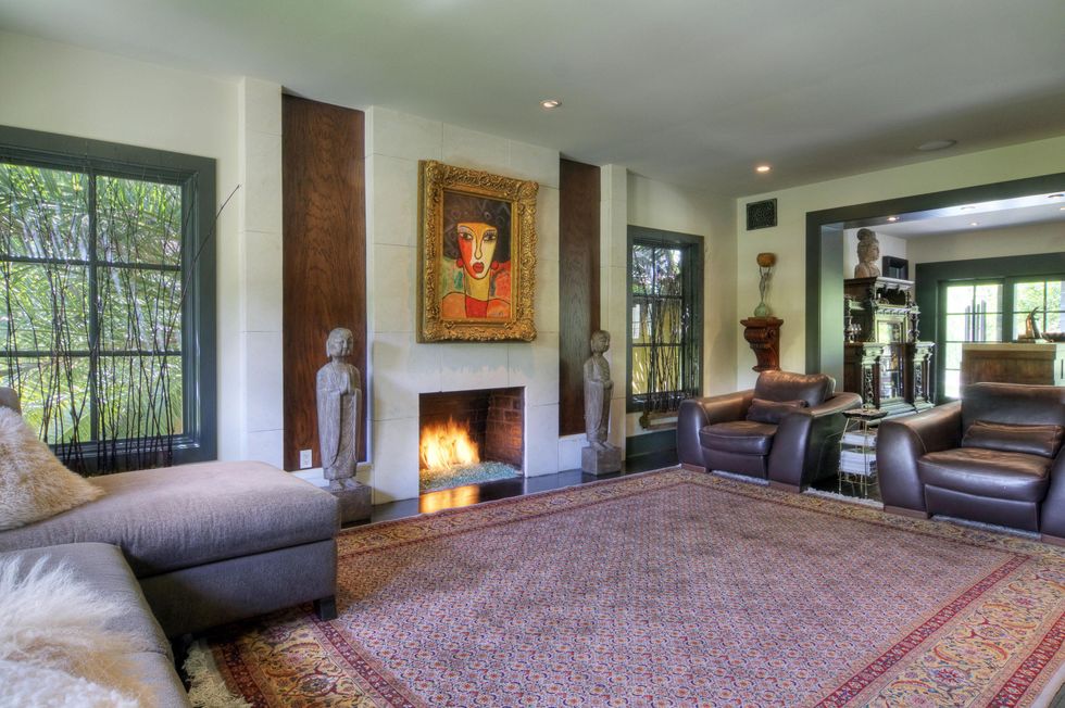 On the Market 2412 Wichita St. March 2015 family room 2