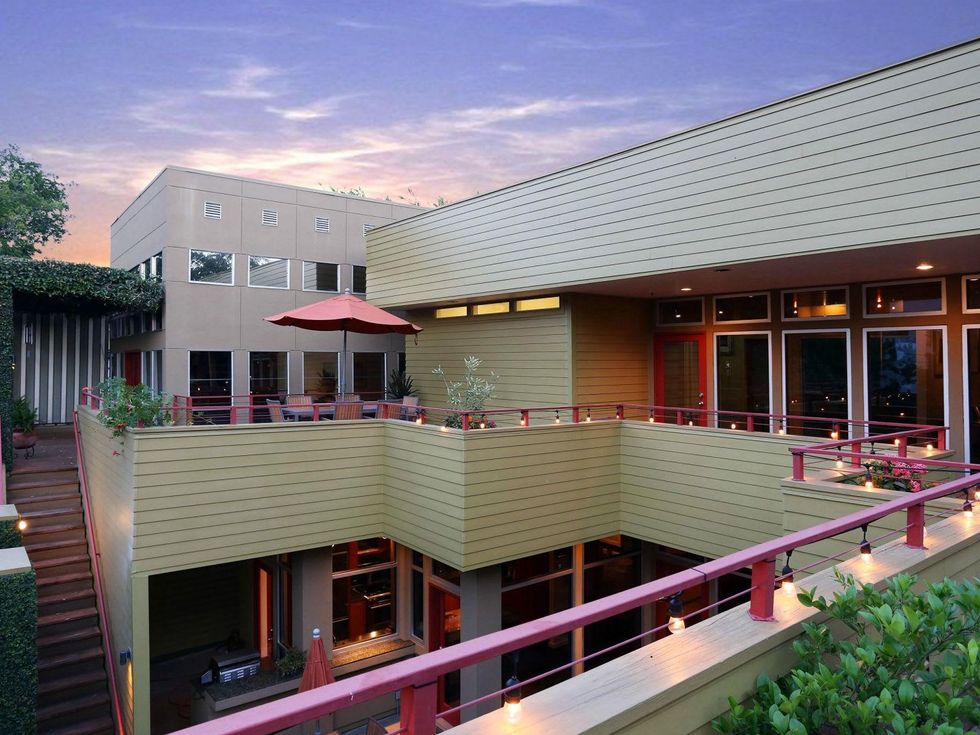 On the Market 2603 Hopkins St. September 2014 deck 4