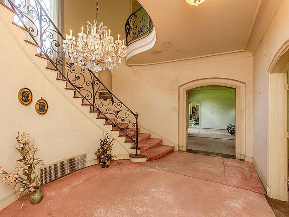 On the Market 4000 S Macgregor Way July 2014