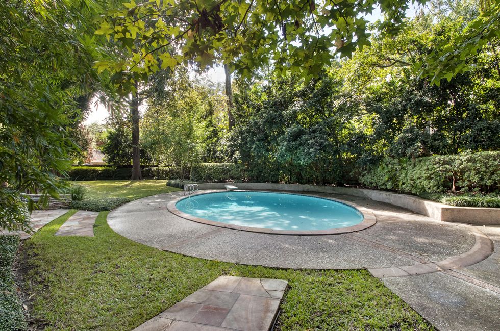 On the Market 411 Fall River Road swimming pool October 2014