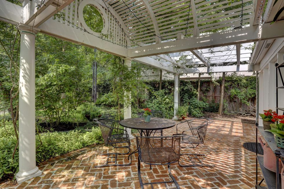 On the Market 4826 Palmetto July 2014