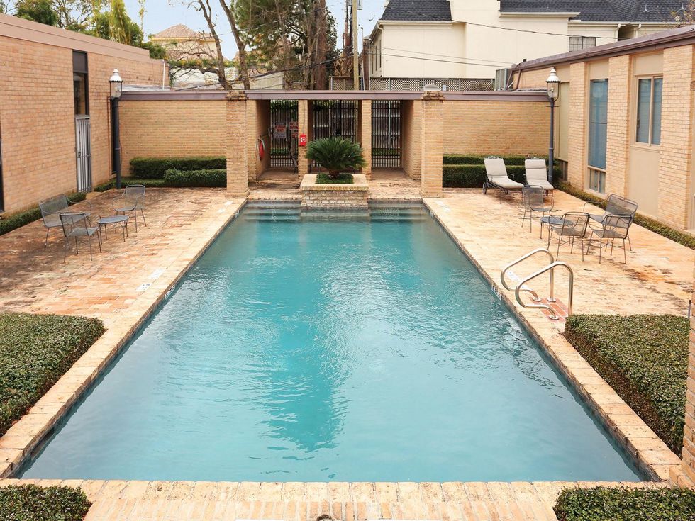 On the Market 5000 Longmont No. 8 January 2015 swimming pool