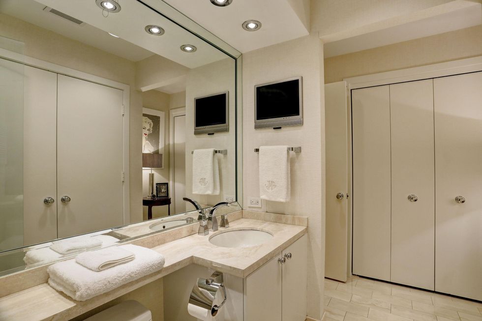 On the Market 5100 San Felipe No. 76E Four Leaf Towers April 2015