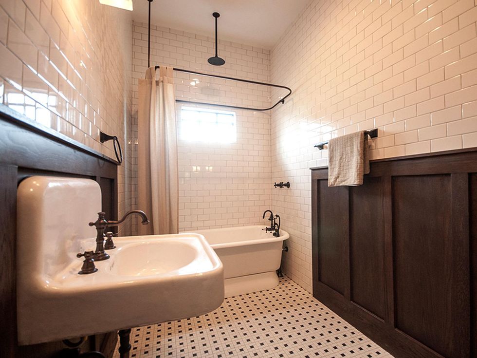 On the Market 512 Archer St. November 2014 bath