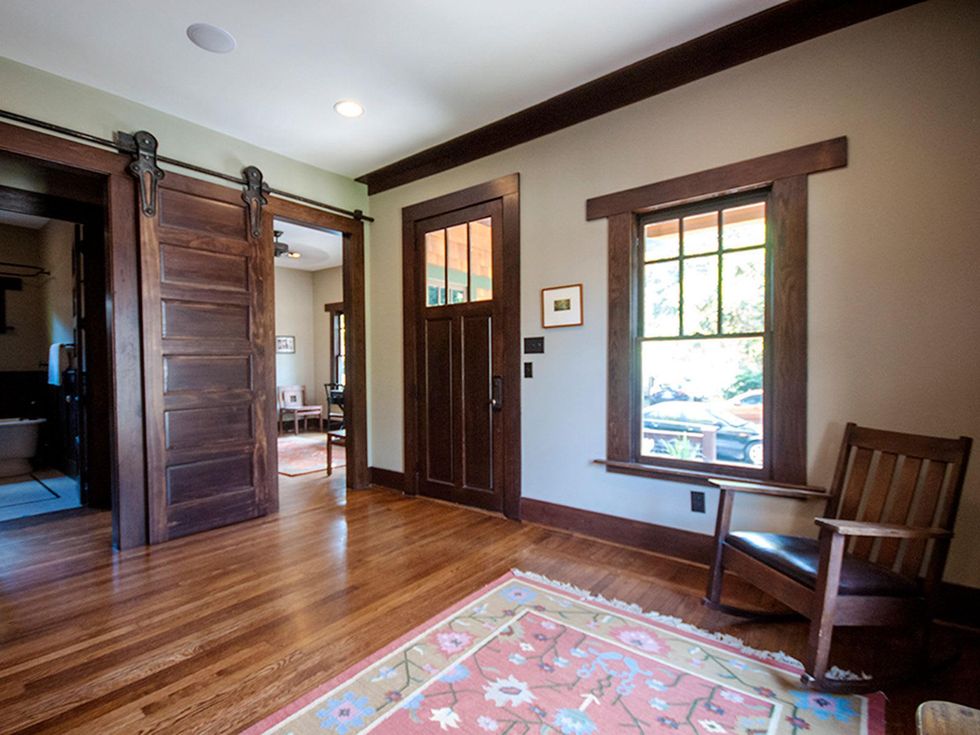 On the Market 512 Archer St. November 2014 Entry and Parlor