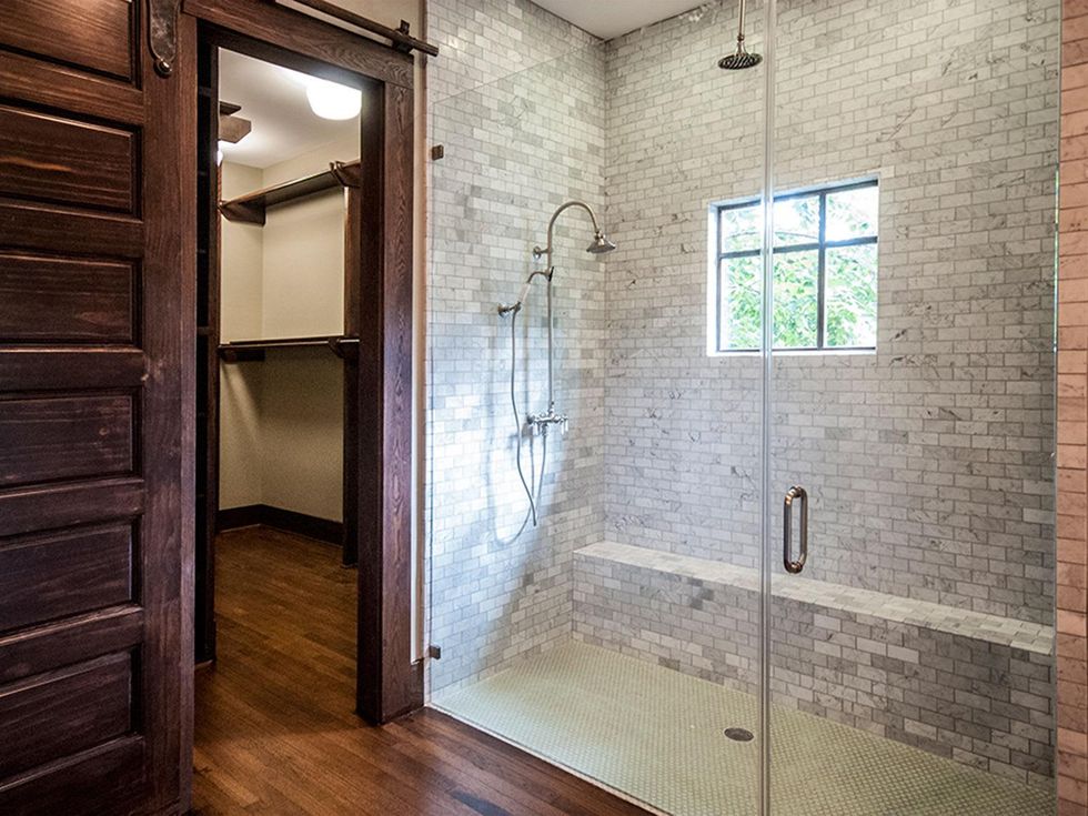 On the Market 512 Archer St. November 2014 Master Shower