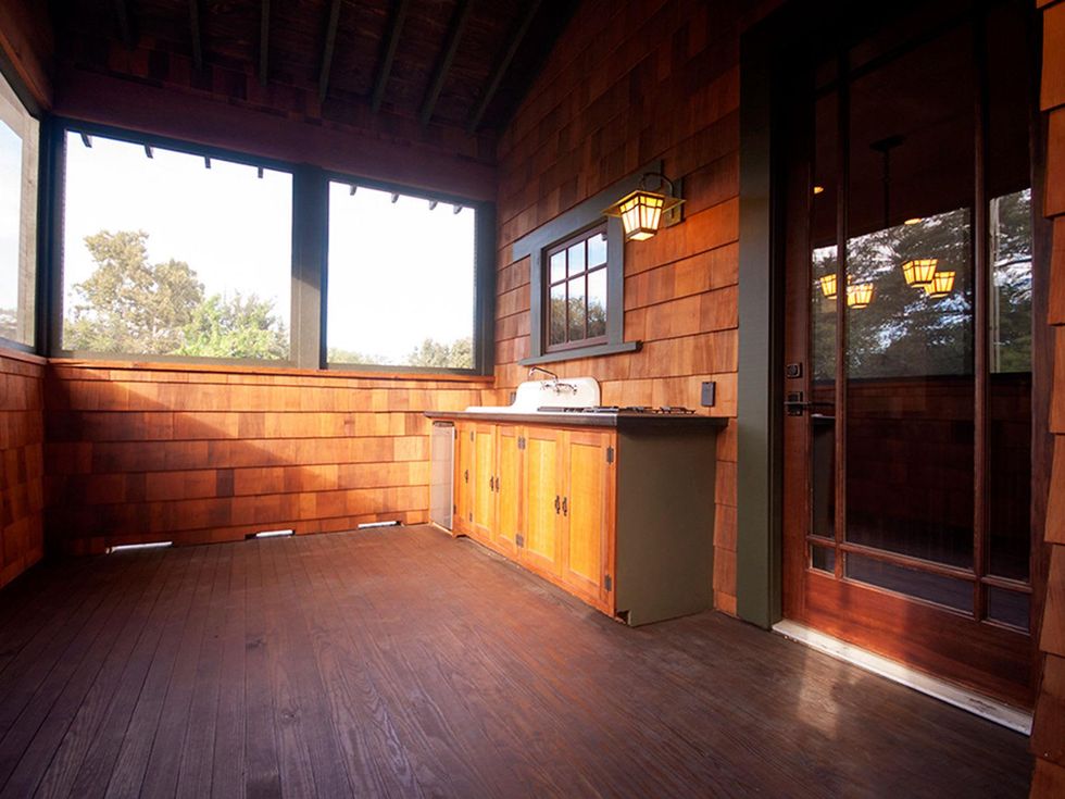 On the Market 512 Archer St. November 2014 outdoor Kitchen