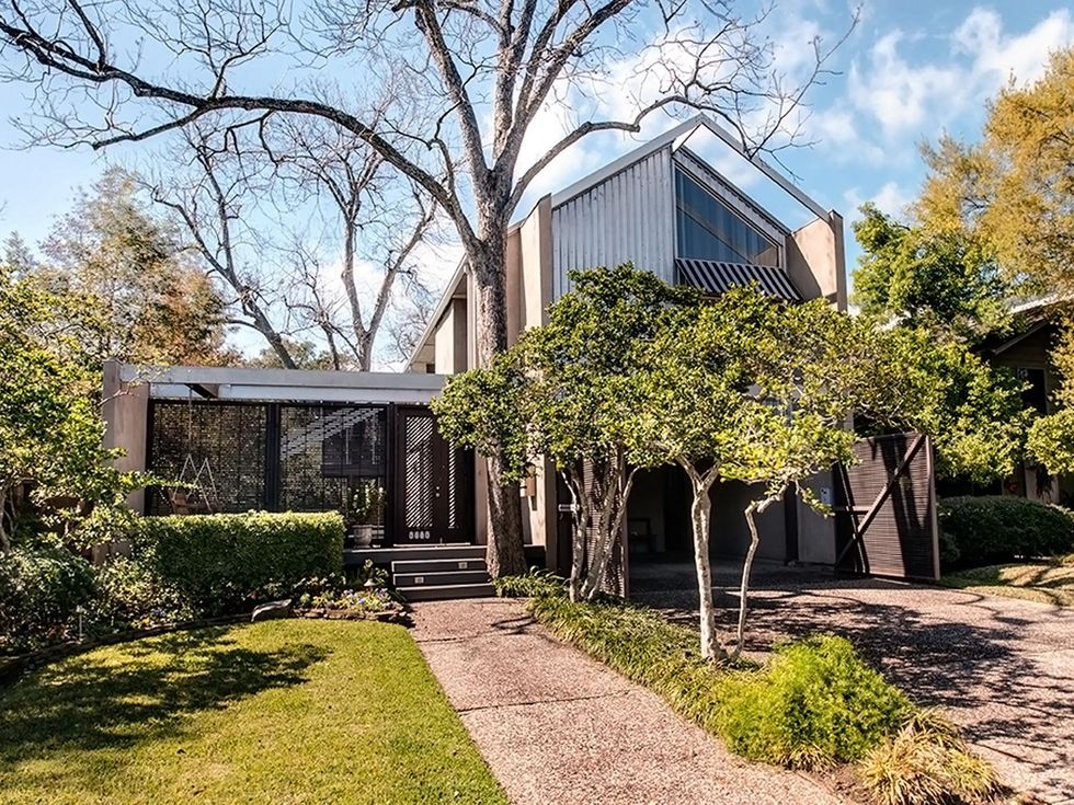 On the Market 6416 Sewanee March 2015 front exterior