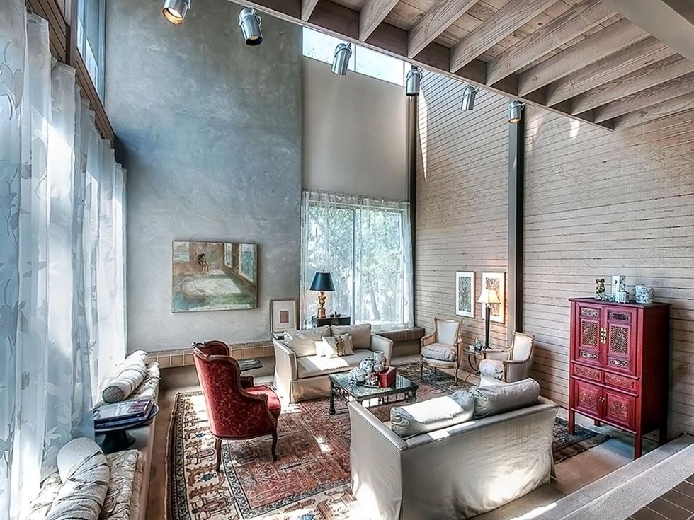 On the Market 6416 Sewanee March 2015 living room