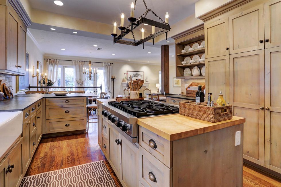 On the Market 6545 Brompton Road February 2015