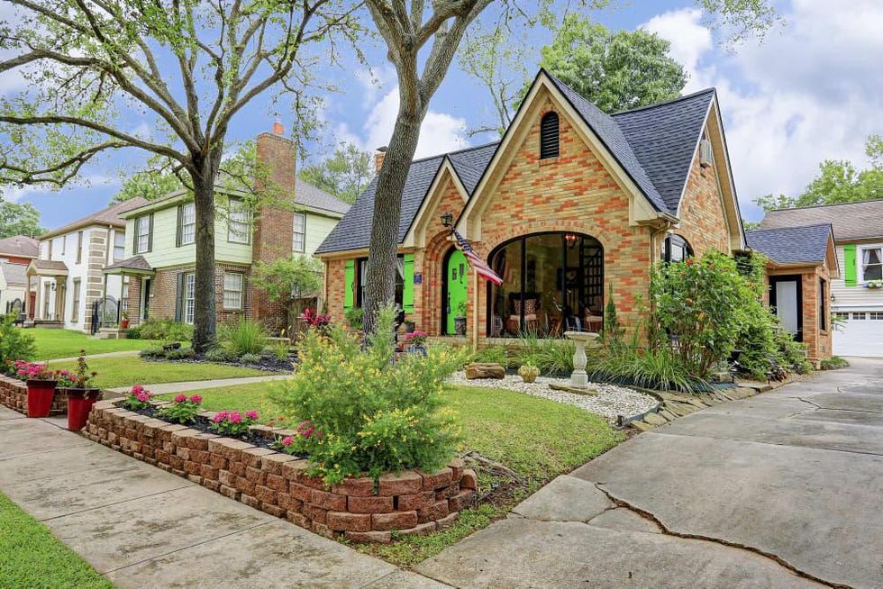 On the Market, 6635 Lindy, April 2016, attic