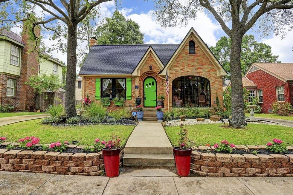 On the Market, 6635 Lindy, April 2016, exterior