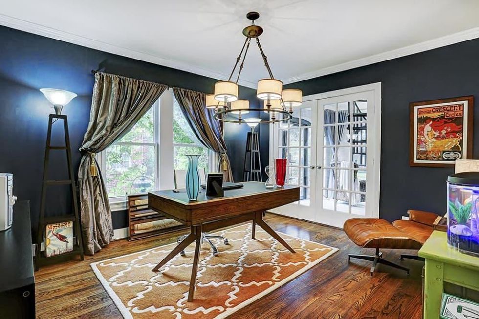 On the Market, 6635 Lindy, April 2016, study