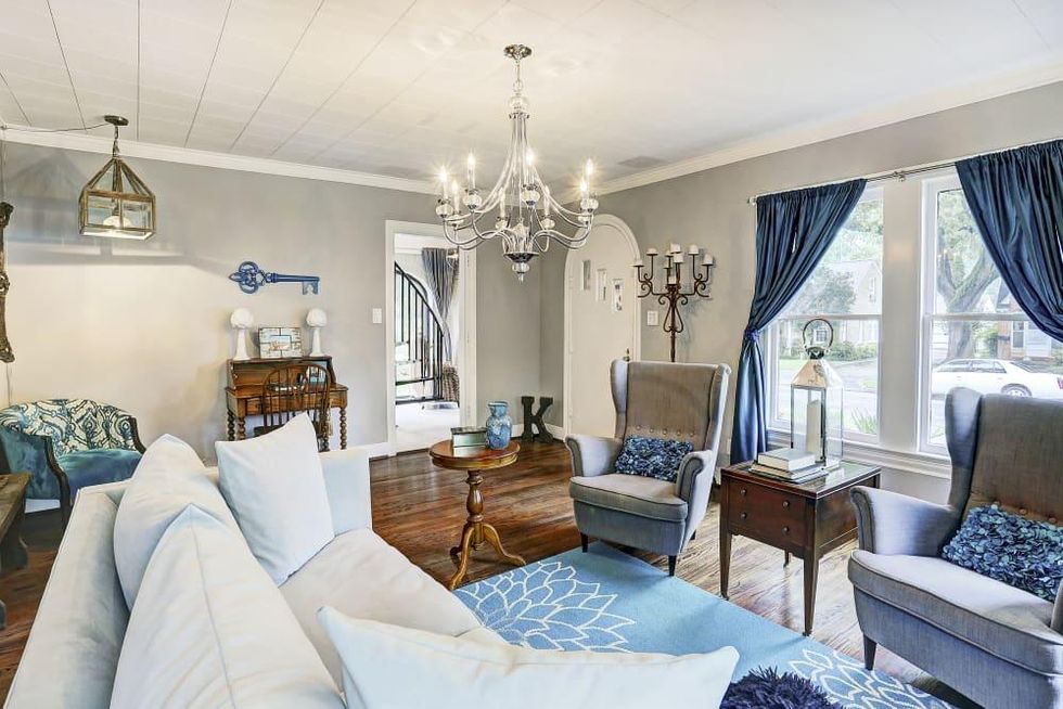 On the Market, 6635 Lindy, April 2016,