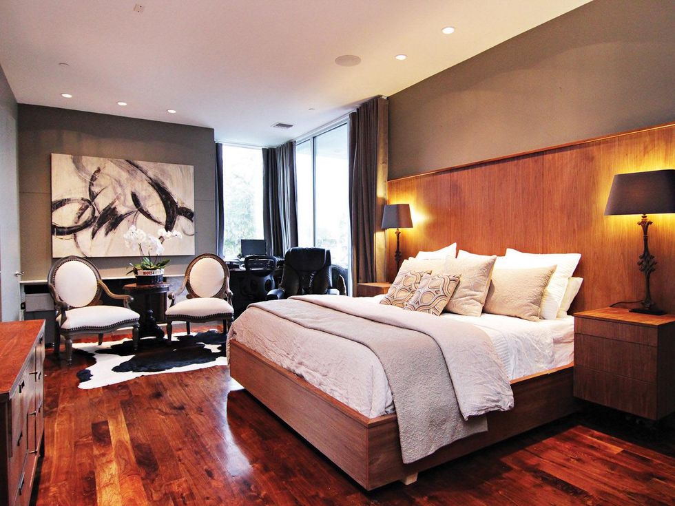 On the Market, 807 Welch, January 2013, Bedroom