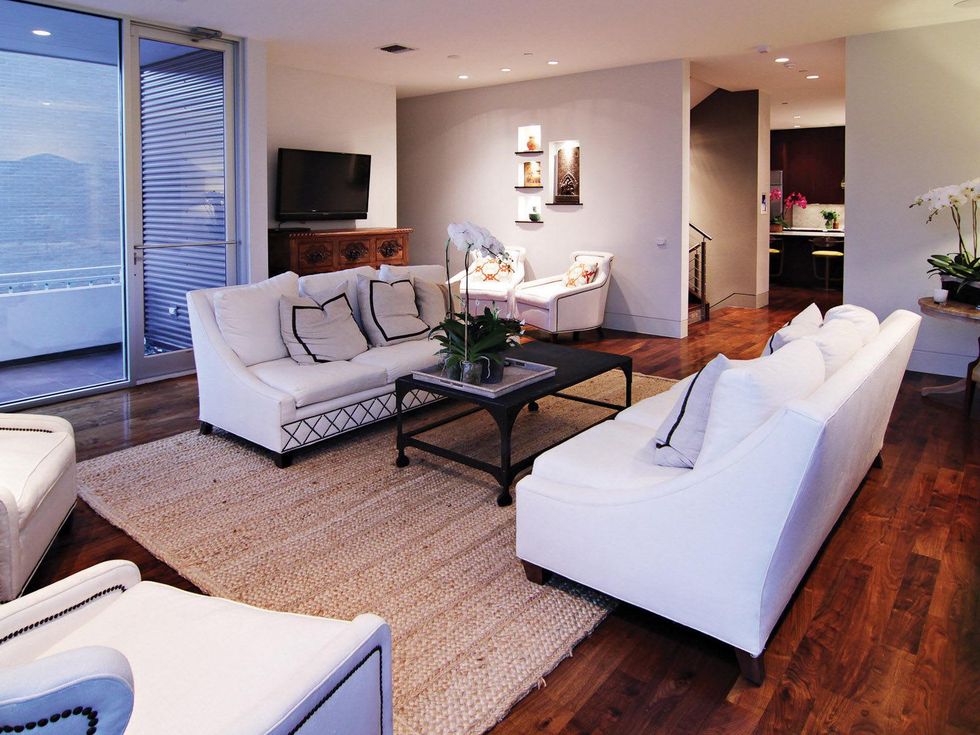 On the Market, 807 Welch, January 2013, living room