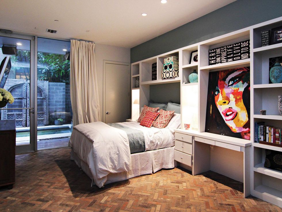 On the Market, 807 Welch, January 2013, small bedroom