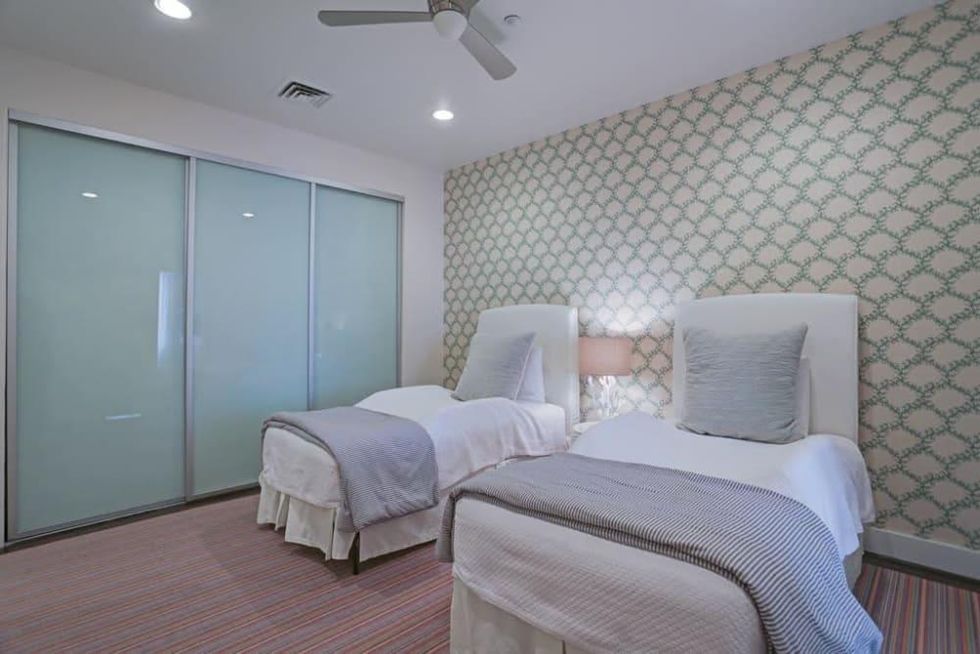 On the Market, 914 Main St., May 2016