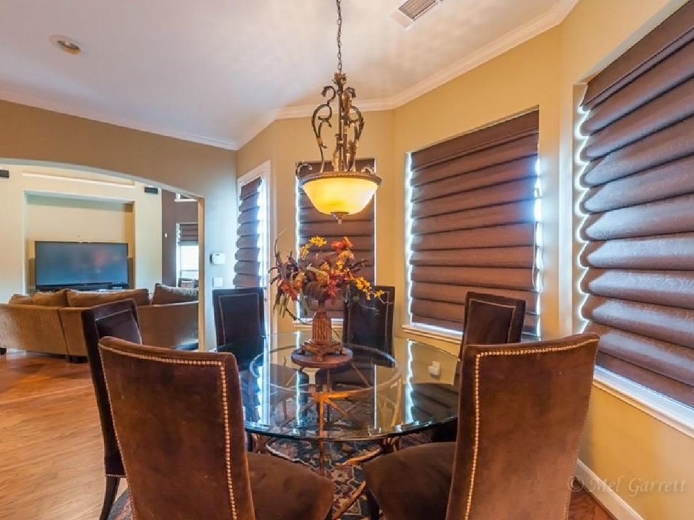 On the Market Vince Young Royal Oaks house 12006 Legend Manor Drive October 2014 breakfast nook