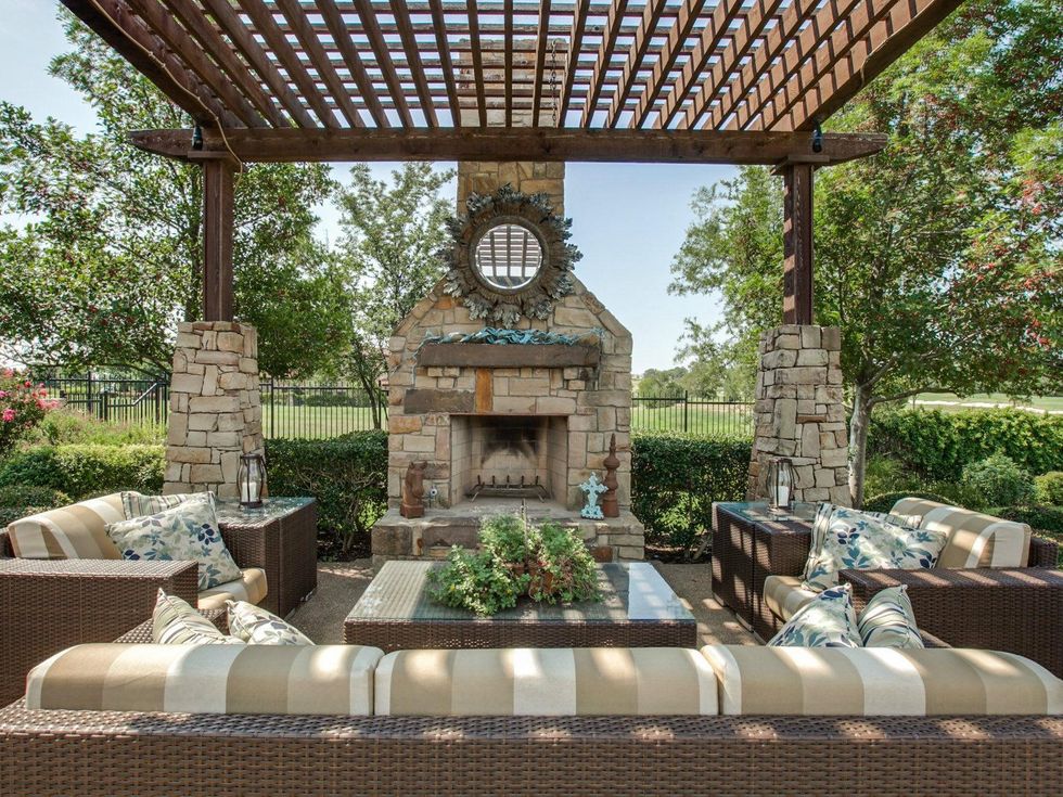 Outdoor living at 1724 Wisteria Way in Westlake