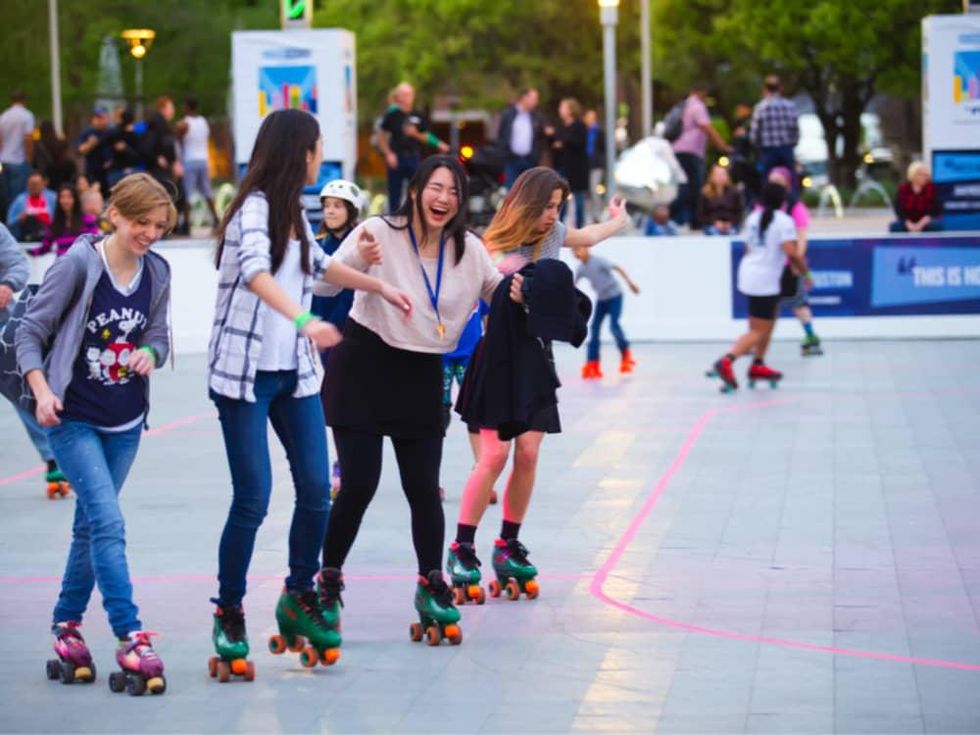 Outdoor roller skating Discovery Green