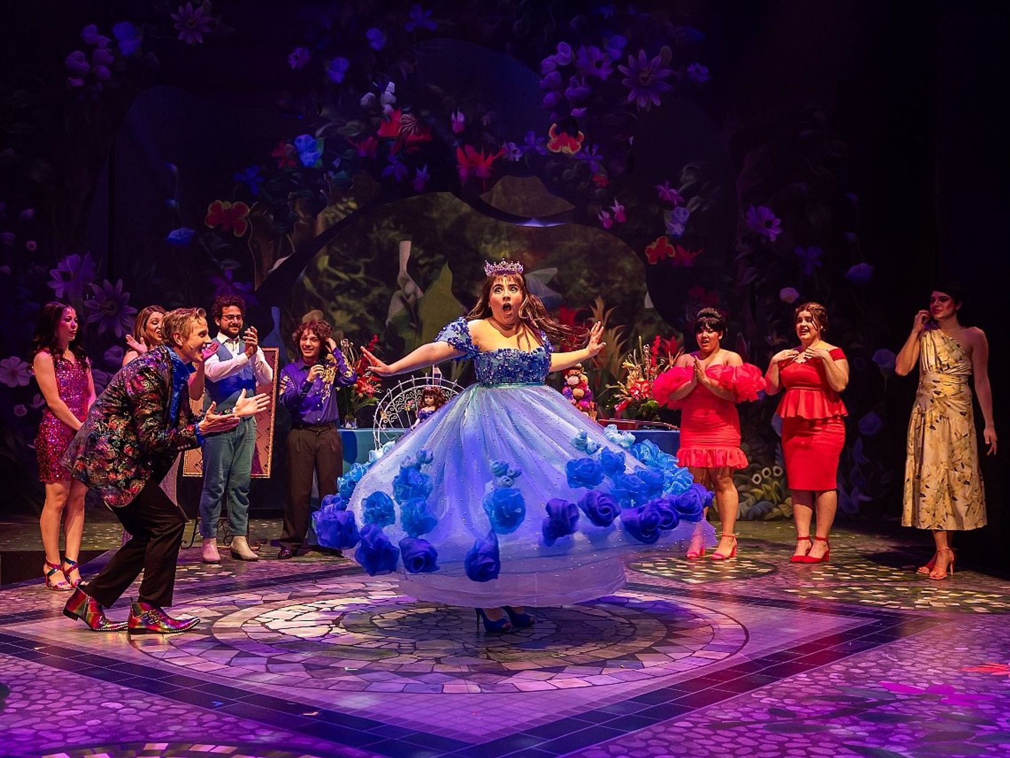 Panto Alicia in Wonderland Stages