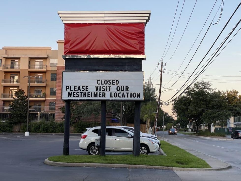 Pappadeaux Closed Sign ?id=31501030&width=980