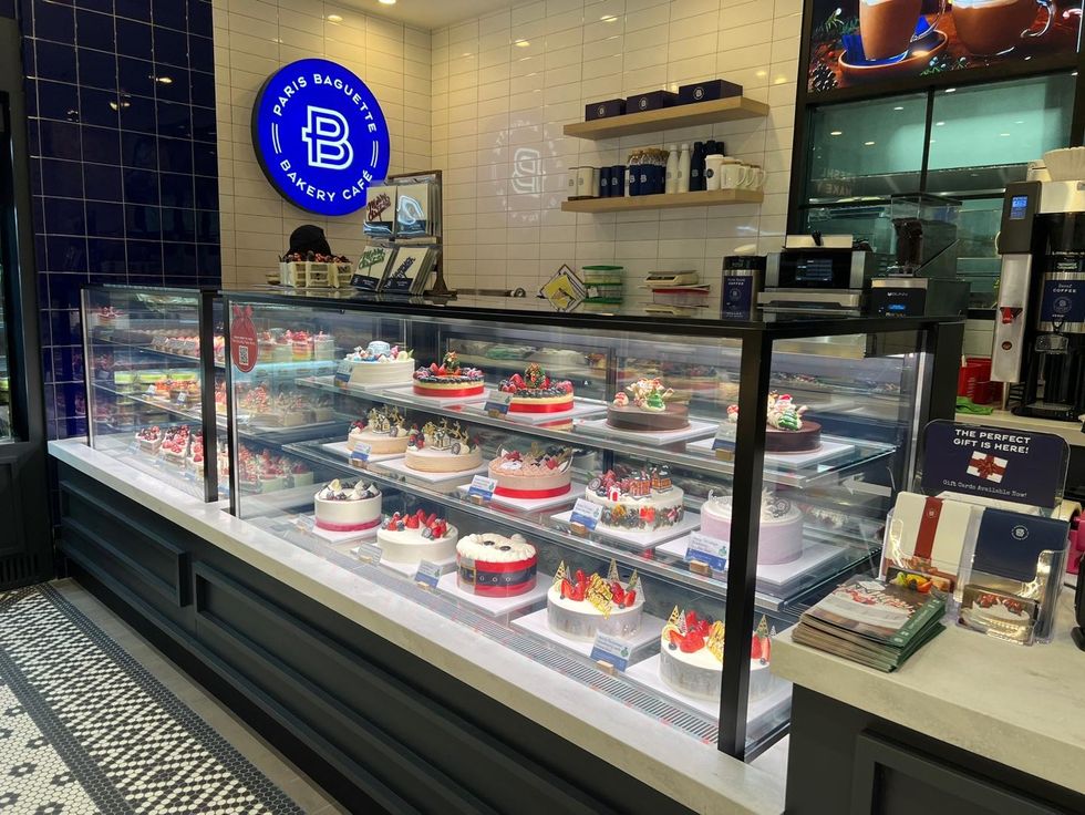Paris Baguette cake display