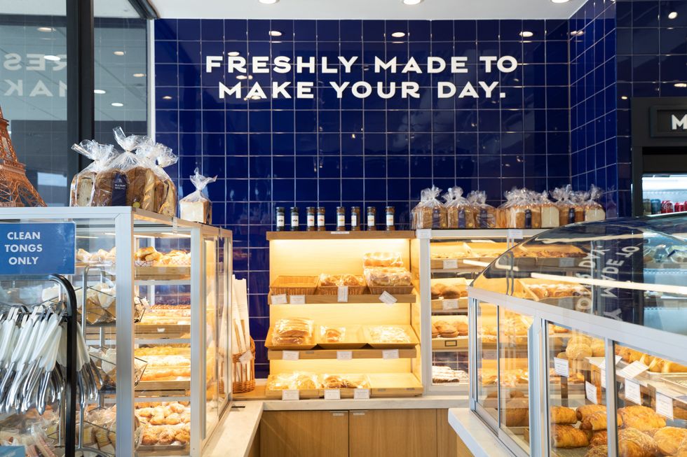 Paris Baguette interior
